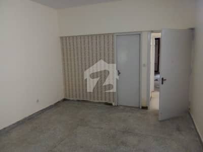 Prime Location 10 Marla Flat Is Available In Affordable Price In Askari 5