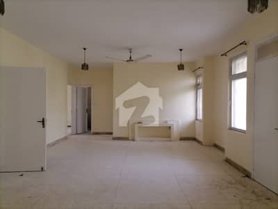 Prime Location 10 Marla Flat For Rent In The Perfect Location Of Askari 5