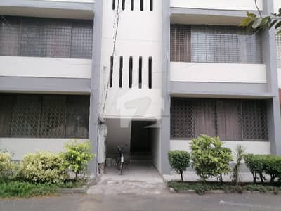 Prime Location 10 Marla Flat In Askari 5 For Sale