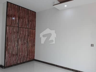 Facing Park 1 Kanal House For sale In Lahore