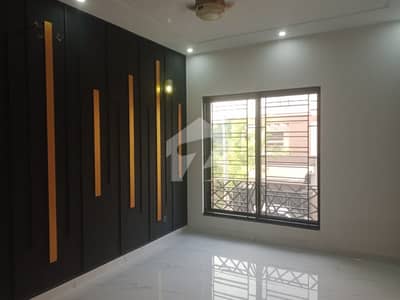 Highly-Desirable 10 Marla House Available In Bahria Town - Jasmine Block