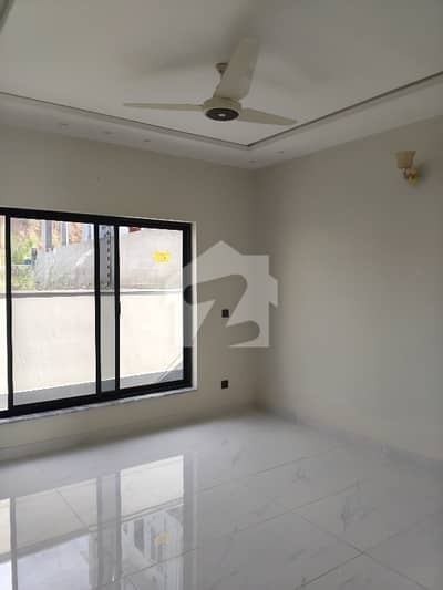 Ready To Buy A Upper Portion 10 Marla In Zaraj Housing Scheme