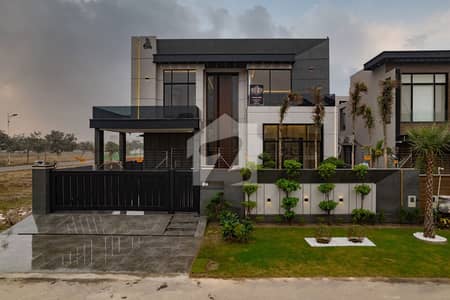 BEAUTIFUL ONE KANAL UPPER PORTION AVAILABLE FOR RENT IN DHA PHASE 7