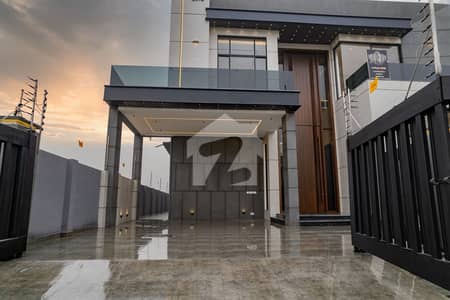 BEAUTIFUL ONE KANAL UPPER PORTION AVAILABLE FOR RENT IN DHA PHASE 7