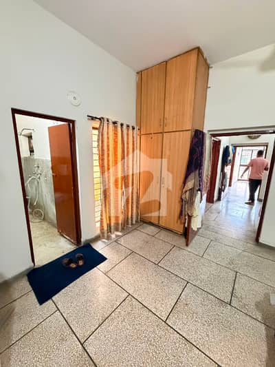 4.5 Marla Upper Portion Available For Rent (Near Qurban School)