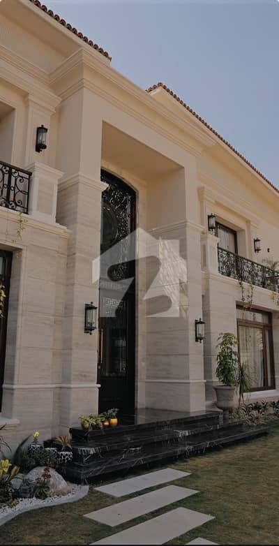MASTER PEICE CLASS HOME 1000 SQ. YARDS VILLA FOR SALE