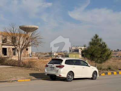 VVIP Park Facing Plot For Sale | Ready To Build | Meter, Boring & 1 Room Built VVIP Park Facing Plot For Sale | Ready To Build | Meter, Boring & 1 Room Built