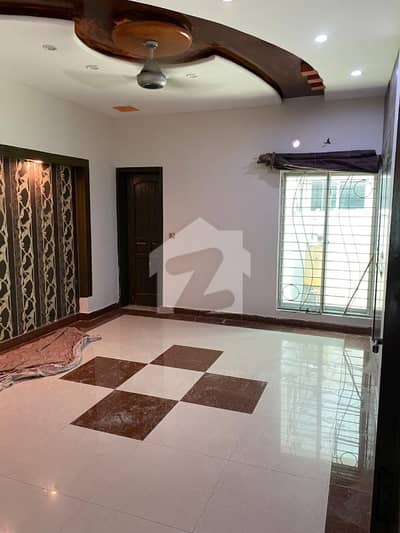 8 mrla lower portion for rent