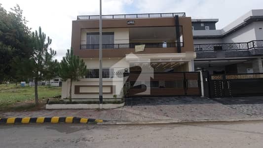ٹاپ سٹی 1 - بلاک ڈی ٹاپ سٹی 1,اسلام آباد میں 4 کمروں کا 10 مرلہ مکان 4.75 کروڑ میں برائے فروخت۔