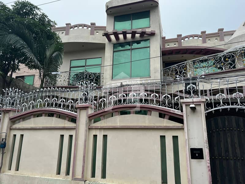 Gulshan Town House For Sale In Street No :3 Gulshan Town House For Sale In Street No :3