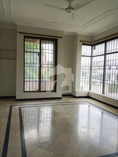 Spacious 3 Bedroom Upper Portion in F-11 with Separate Gate