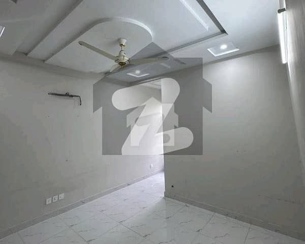 ای ۔ 11 اسلام آباد میں 3 کمروں کا 1 کنال زیریں پورشن 1.3 لاکھ میں کرایہ پر دستیاب ہے۔ ای ۔ 11 اسلام آباد میں 3 کمروں کا 1 کنال زیریں پورشن 1.3 لاکھ میں کرایہ پر دستیاب ہے۔