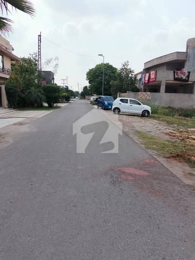 4 Marla commercial plaza for sale in imperial home paragon city
