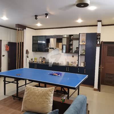 Gulshan Iqbal Block 13. D. 2 . Flat On 10 Floor With Roof.