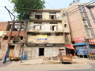 پٹیالہ گراؤنڈ لاہور میں 10 مرلہ Studio عمارت 16.5 کروڑ میں برائے فروخت۔