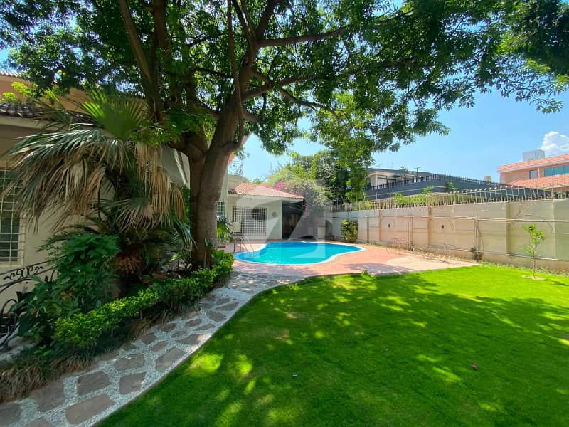 DESIGNER FULL HOUSE FOR RENT IN F-7 DESIGNER FULL HOUSE FOR RENT IN F-7