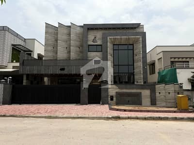 Beautiful Modern Kanal House
