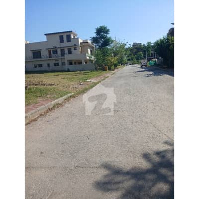 10 Marla Top Heighted Solid Land Plot For Sale