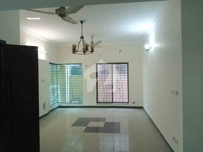 18 MARLA 4 BEDROOMS AND ONE OF THE BEST LIVING AREA AVAILABLE FOR SALE