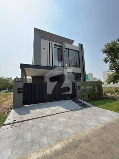 8 Marla Luxury Brand New 4 Bedroom House Available For Sale In DHA 9 Town Lahore 8 Marla Luxury Brand New 4 Bedroom House Available For Sale In DHA 9 Town Lahore