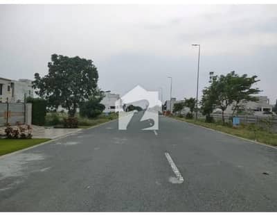 ڈی ایچ اے فیز9 پریزم - بلاک آر ڈی ایچ اے فیز9 پریزم,ڈی ایچ اے ڈیفینس,لاہور میں 5 مرلہ رہائشی پلاٹ 1.05 کروڑ میں برائے فروخت۔