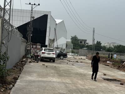7 MARLA COMMERCIAL PLOTS AVAILABLE IDEAL FOR HOSTELS!