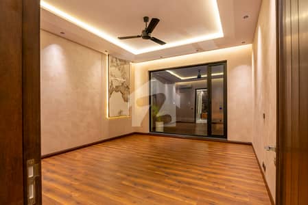 1 KANAL MODERN HOUSE UPPER PORTION AVAILABLE FOR RENT
