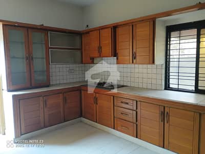 Prime Location 20 Marla House For Sale