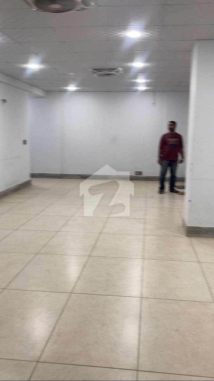 بہادر آباد گلشنِ اقبال ٹاؤن,کراچی میں 4 مرلہ دفتر 1.6 لاکھ میں کرایہ پر دستیاب ہے۔ بہادر آباد گلشنِ اقبال ٹاؤن,کراچی میں 4 مرلہ دفتر 1.6 لاکھ میں کرایہ پر دستیاب ہے۔