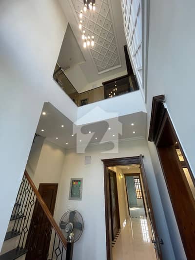 10 Marla Luxury House In Lake City M6 | Prime Address | Great Opportunity