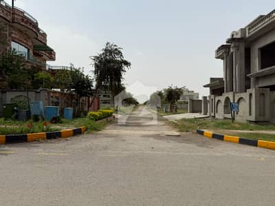 LOOKING FOR A 30X60 PLOT FOR PURCHASE IN CDA SECTOR ISLAMABAD