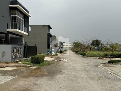 T&T F-17 30x60 POSSESSION PLOT AVAILABLE FOR SALE. .