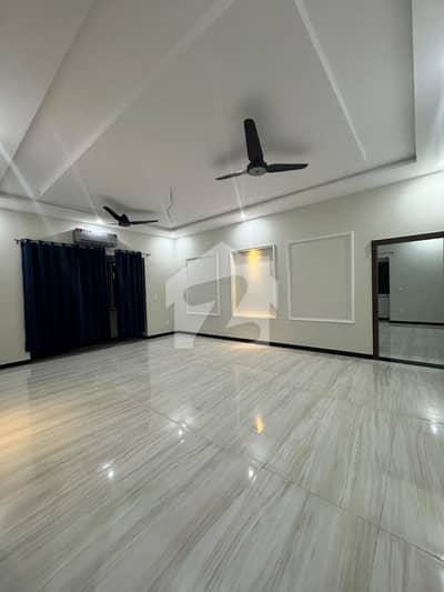 BRAND NEW HOUSE FOR RENT