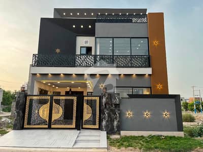 بش ایگزیکٹو ولاز ملتان میں 4 کمروں کا 5 مرلہ مکان 2.1 کروڑ میں برائے فروخت۔