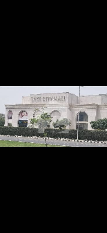 5 Marla plot for sale in prime location M7 C 1 Back side of park