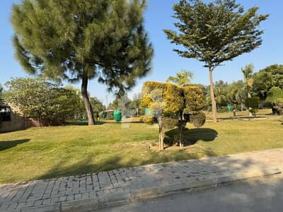 10 Marla Plot For Sale in Top City-1 Block E Prime Location Near to Park Masjid School & Market