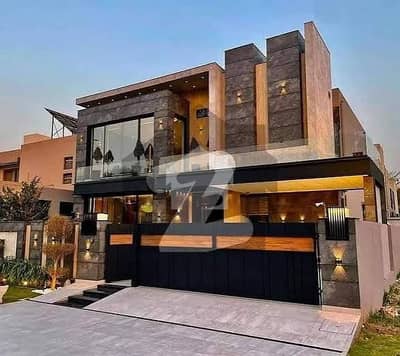 1 KANAL HOUSE AVAILABLE FOR SALE WITH BASEMENT