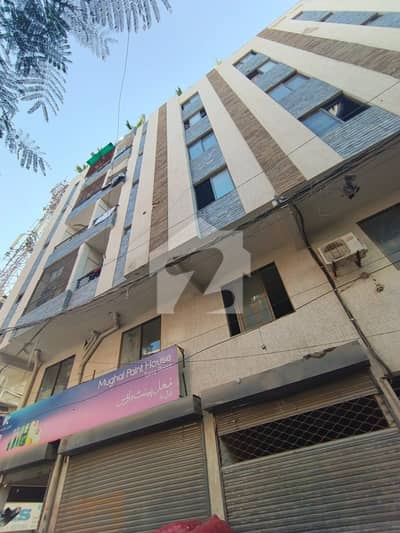 طارق روڈ کراچی میں 3 کمروں کا 4 مرلہ فلیٹ 1.5 کروڑ میں برائے فروخت۔