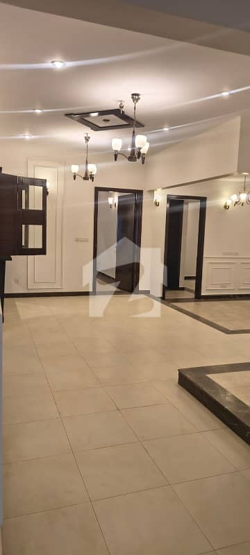 500 YARDS BUNGALOW FOR SALE 500 YARDS BUNGALOW FOR SALE