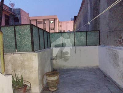 10 Marla Upper For Silent Office 4 Bed 4 Bath 1 Hall At Roof Tvl Kitchen