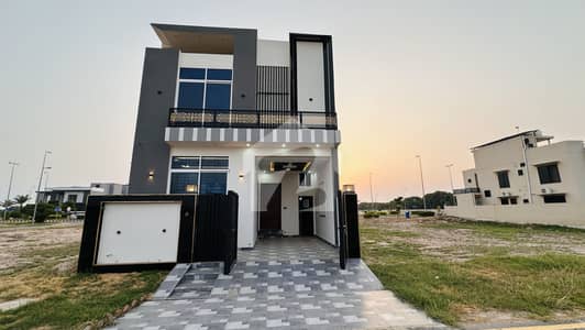 BRAND NEW 5 MARLA HOUSE FOR SALE D BLOCK