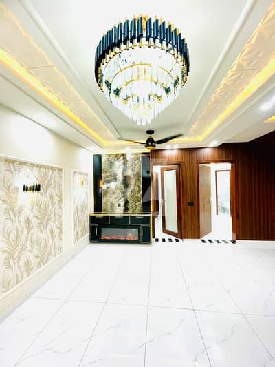 5 MARLA ULTRA MODERN HOUSE AVAILABLE FOR SALE AT PRIME LOCATION OF PARK VIEW CITY LHR