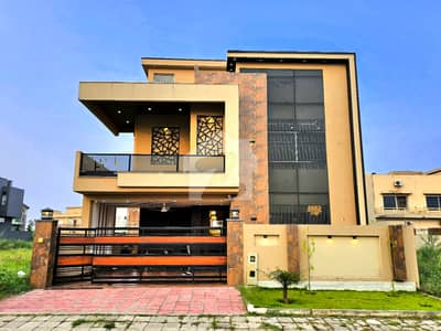 Elegant 10 Marla House For Sale In Phase 8