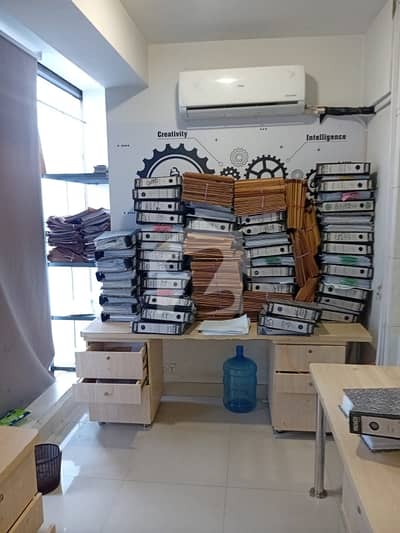 Office For Grabs In 1000 Square Feet Karachi