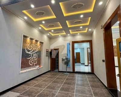 بش ایگزیکٹو ولاز ملتان میں 4 کمروں کا 5 مرلہ مکان 1.8 کروڑ میں برائے فروخت۔