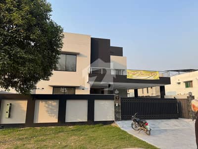 فضائیہ ہاؤسنگ سکیم فیز 1 فضائیہ ہاؤسنگ سکیم,لاہور میں 5 کمروں کا 1 کنال مکان 7.5 کروڑ میں برائے فروخت۔ فضائیہ ہاؤسنگ سکیم فیز 1 فضائیہ ہاؤسنگ سکیم,لاہور میں 5 کمروں کا 1 کنال مکان 7.5 کروڑ میں برائے فروخت۔