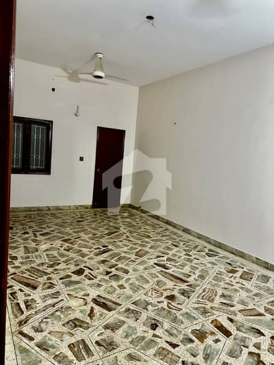 ڈی ایچ اے فیز 2 ایکسٹینشن ڈی ایچ اے ڈیفینس,کراچی میں 2 کمروں کا 8 مرلہ زیریں پورشن 1.4 لاکھ میں کرایہ پر دستیاب ہے۔