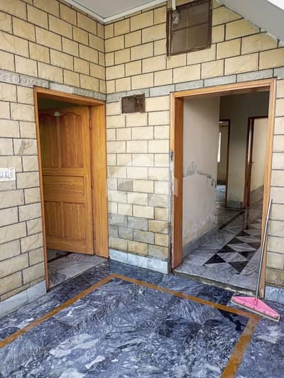 G-9/4 Upper Protion 2 Bed 2 Bath Drawing Room Kitchen