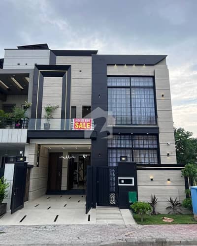 Formnight housing society 05 maral house for sale hot luction narz to DHA phase 05 airport 20 mint darve