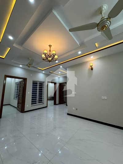10 MARLA LIKE BRAND NEW LUXURY HOUSE FOR RENT IN G-13 ISLAMABAD IDEAL LOCATION